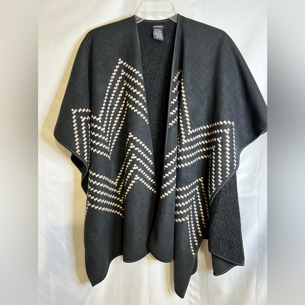 Ike Behar Winter Wrap. One size. Black. NWOT.